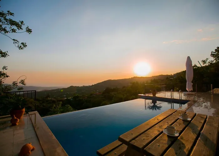 Islamlarda Oezel Havuzlu Balayi Villasi Kaş