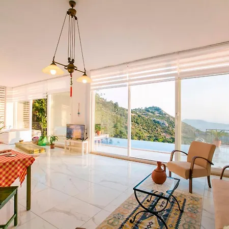 Islamlarda Oezel Havuzlu Balayi Villasi