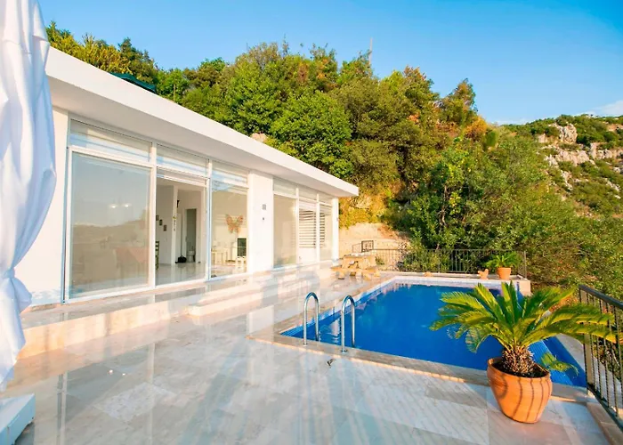 Islamlarda Oezel Havuzlu Balayi Villasi * Kas