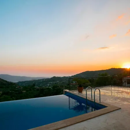 Islamlarda Oezel Havuzlu Balayi Villasi Villa Kaş