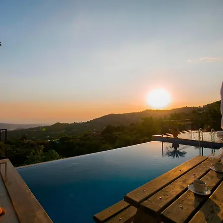 Islamlarda Oezel Havuzlu Balayi Villasi Kaş