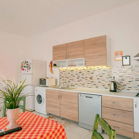 Villa Islamlarda Oezel Havuzlu Balayi Villasi